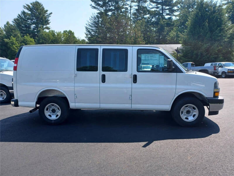 2025 Chevrolet Express 2500
