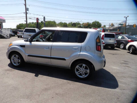 2010 Kia Soul +