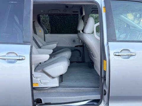 2013 Toyota Sienna