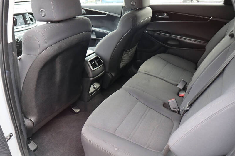 2019 Kia Sorento LX