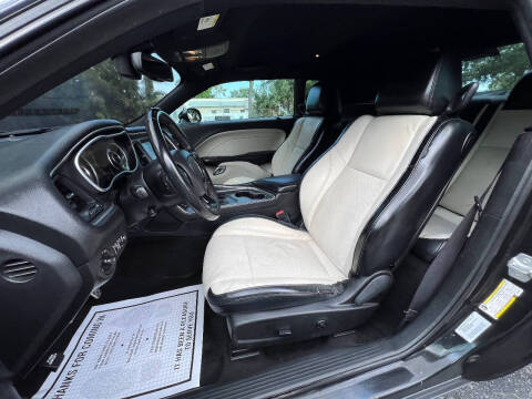 2015 Dodge Challenger SXT Plus