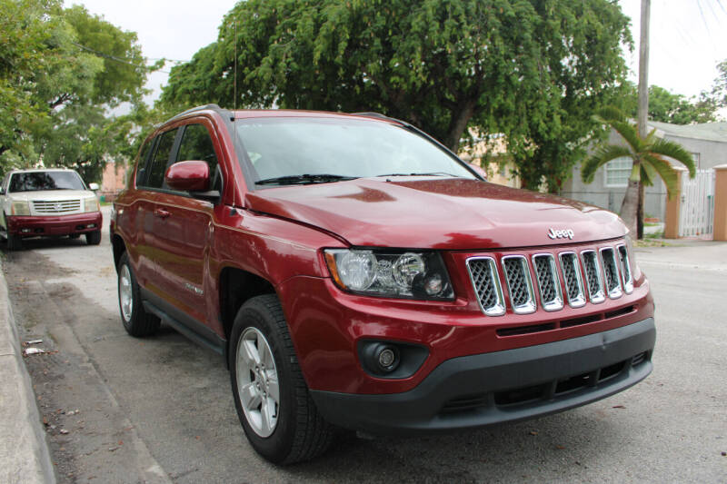 2017 Jeep Compass Latitude photo 3