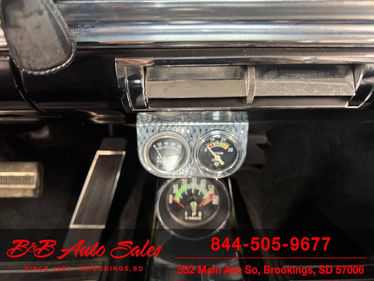 1965 Oldsmobile Starfire 27