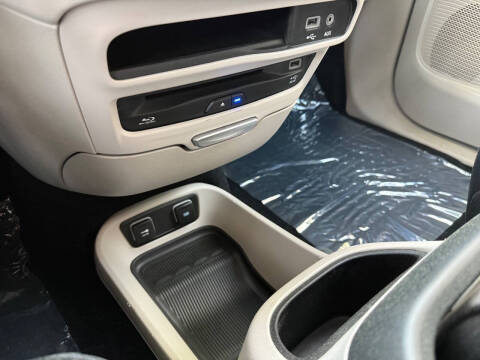 2017 Chrysler Pacifica Touring-L Plus