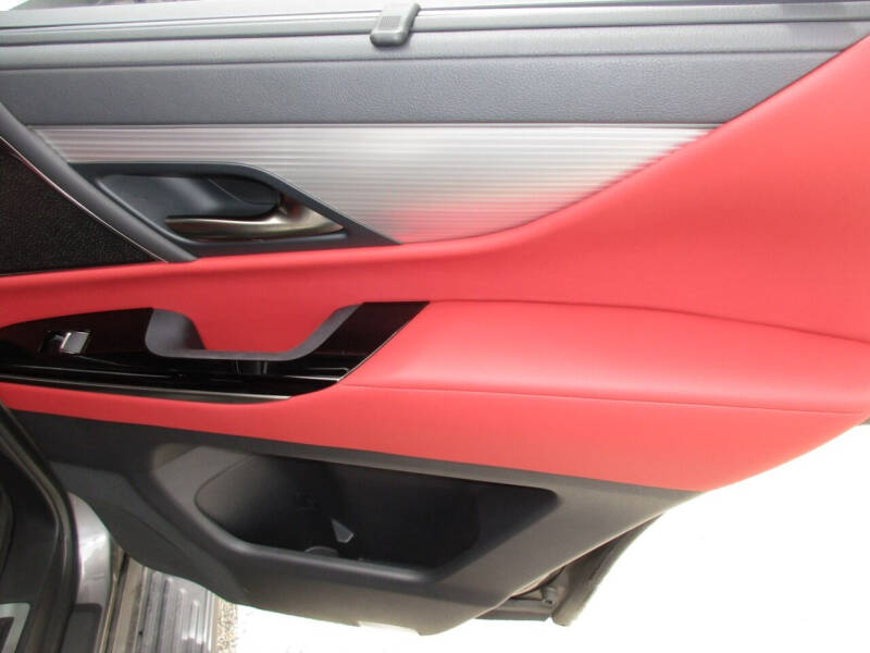 2023 Lexus LX 600 F SPORT Handling