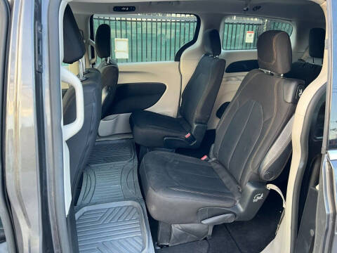 2017 Chrysler Pacifica LX