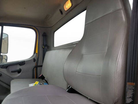 2019 Freightliner M2 106