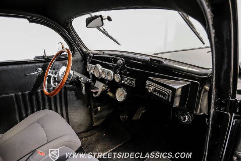 1937 Chrysler Desoto