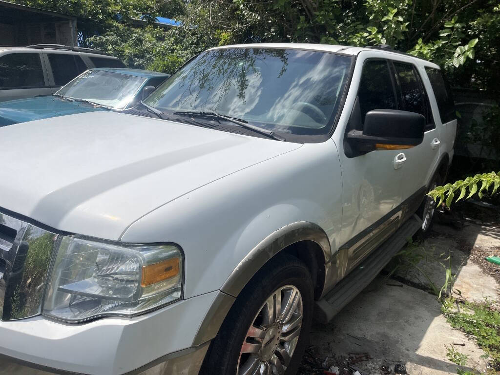 White 2003 Ford Expedition Eddie Bauer Eddie Bauer 4dr SUV 1