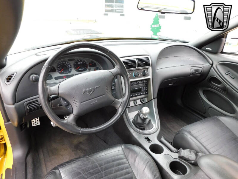 2004 Ford Mustang Mach 1 Premium