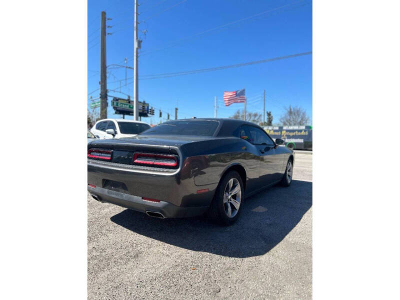2016 Dodge Challenger SXT