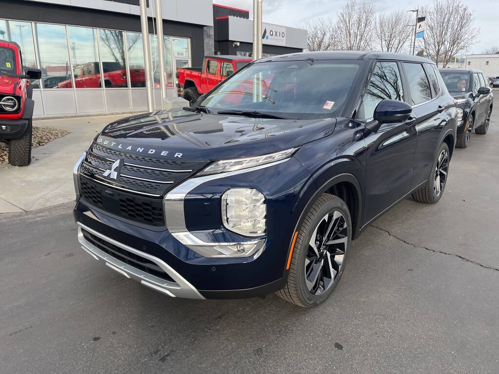 2024 Mitsubishi Outlander for sale at Axio Auto Boise in Boise, ID