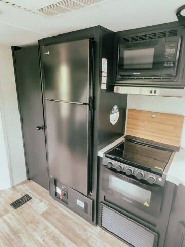 2022 CHEROKEE FOREST RIVER