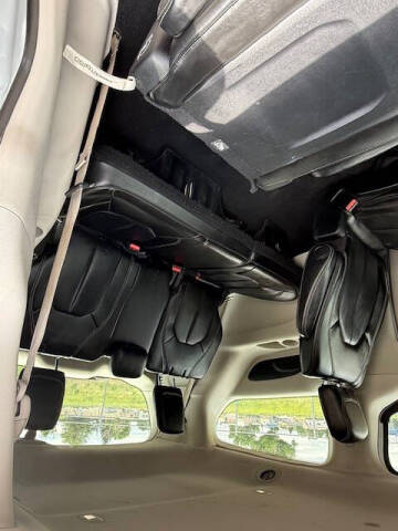 2020 Chrysler Voyager LXi