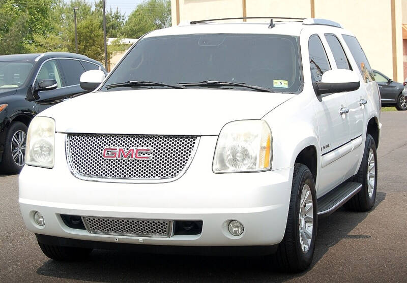 2007 GMC Yukon for sale at Avi Auto Sales Inc in Magnolia NJ