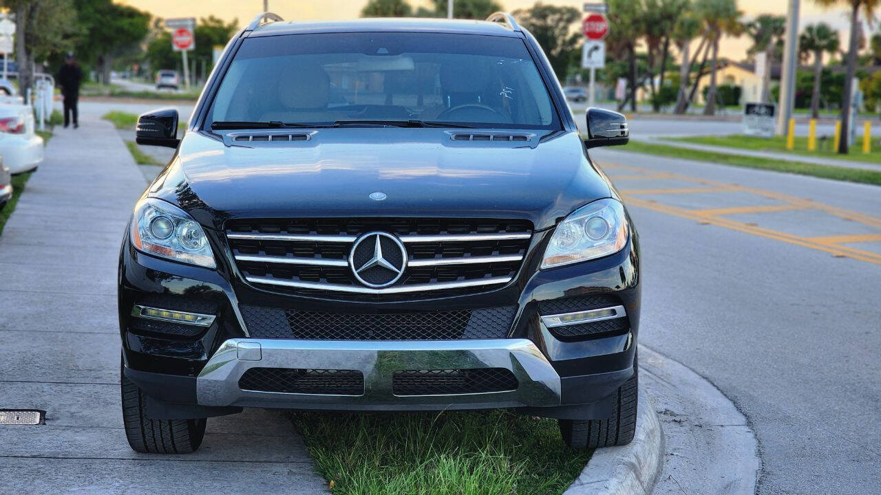 2015 Mercedes-Benz M-Class  - $18,900