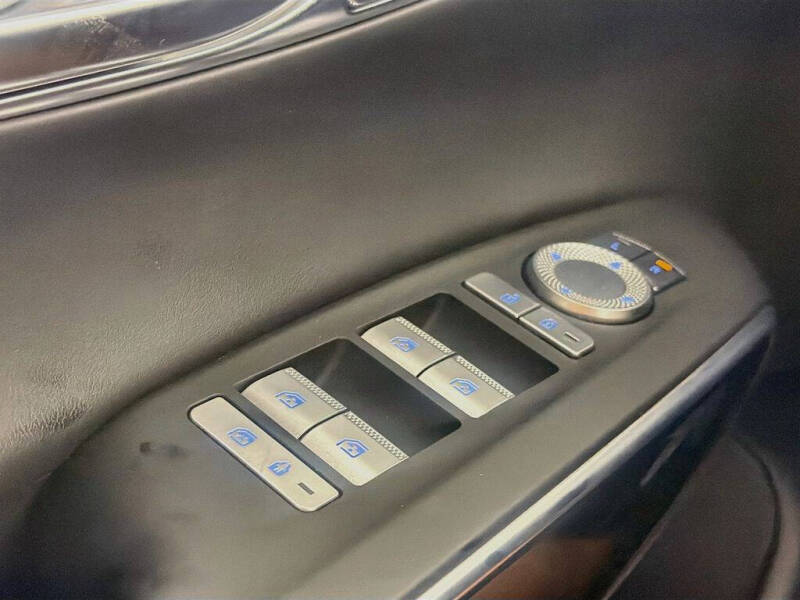 2025 Genesis GV70 2.5T Standard