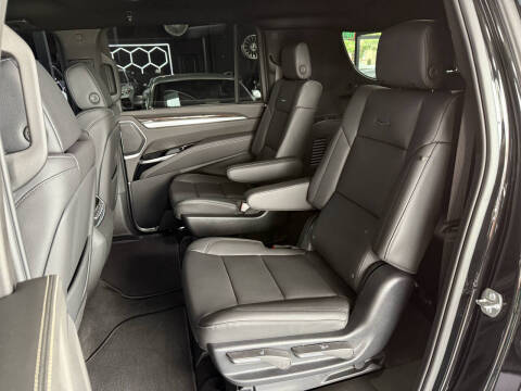 2025 Cadillac Escalade ESV Luxury