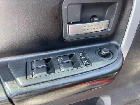 2009 Mitsubishi Raider LS