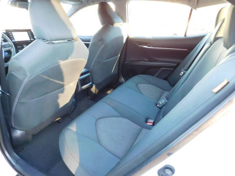 2022 Toyota Camry Hybrid LE