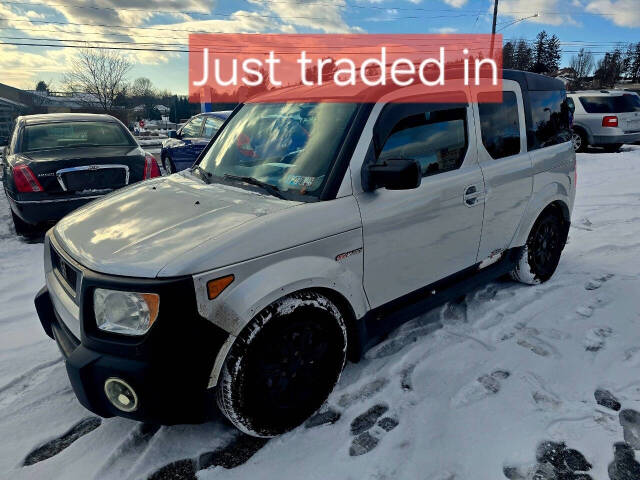 2006 Honda Element for sale at QUEENSGATE AUTO SALES in York, PA