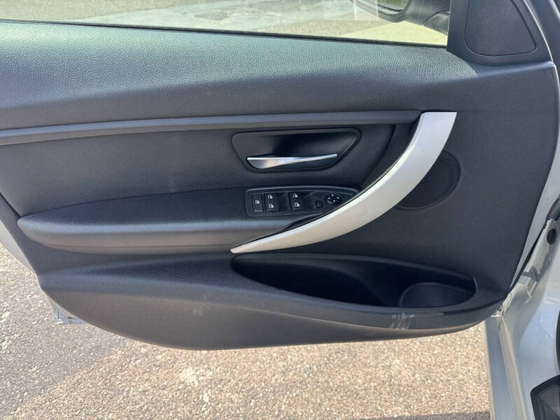 2014 BMW 3 Series 320i