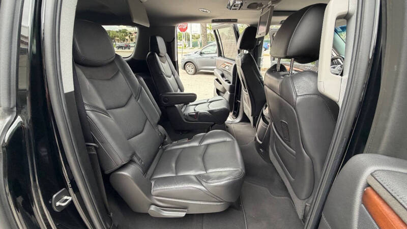 2018 Cadillac Escalade ESV Premium Luxury