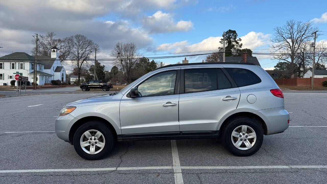 2009 Hyundai SANTA FE for sale at Caropedia in Dunn, NC