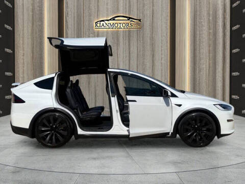 2023 Tesla Model X Standard Range