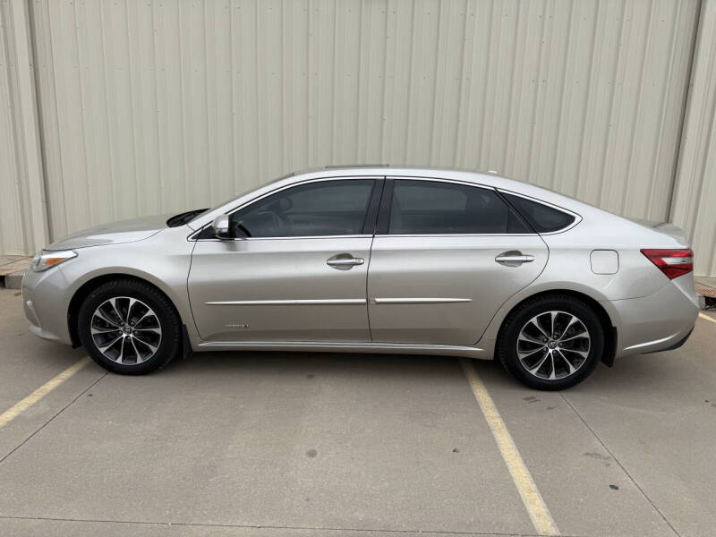 2018 Toyota Avalon Hybrid XLE Premium