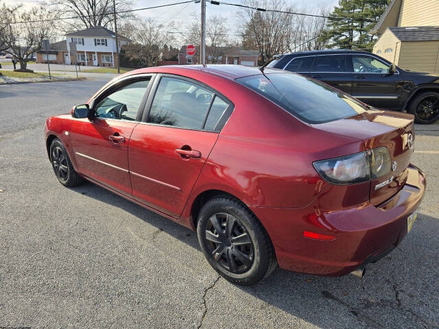 2009 Mazda Mazda3 for sale at QUEENSGATE AUTO SALES in York, PA