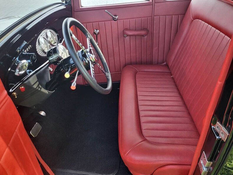 1932 Ford 5-Window