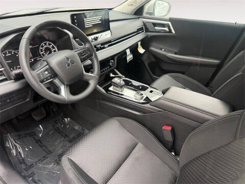 2026 Mitsubishi Outlander ES