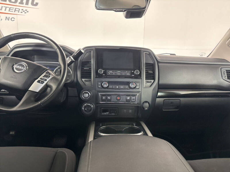 2024 Nissan Titan XD SV