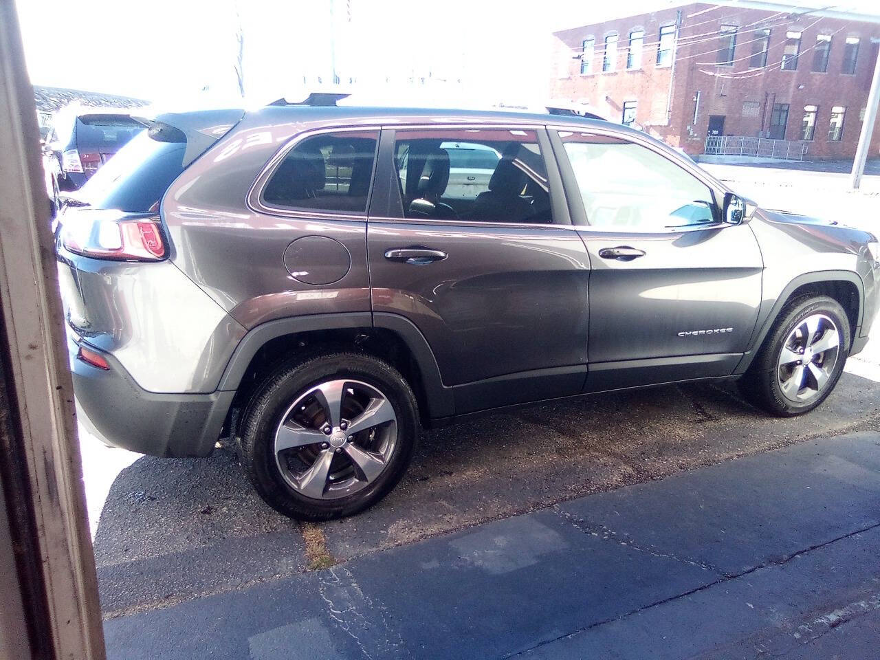 2019 Jeep Cherokee for sale at Pinnacle Auto Sales in New Bedford, MA