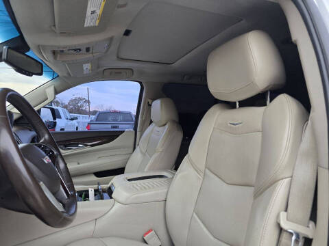 2017 Cadillac Escalade Standard