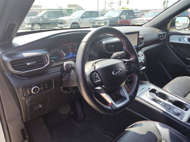 2024 Ford Explorer ST-Line