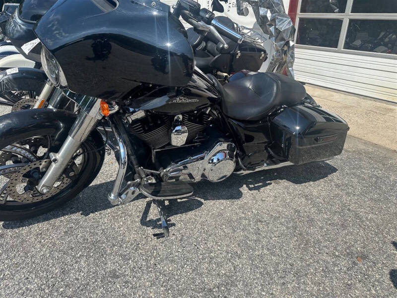 2016 Harley-Davidson FLHX103 -