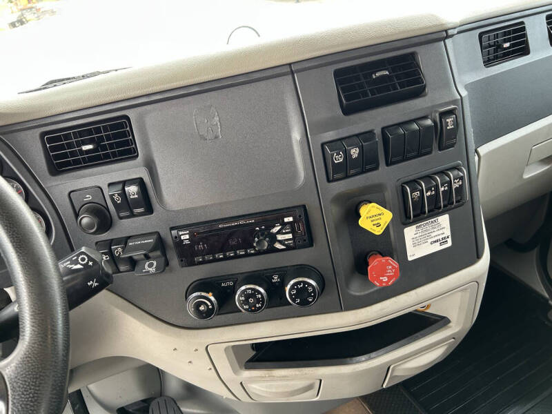 2020 Peterbilt 579 Road Tractor