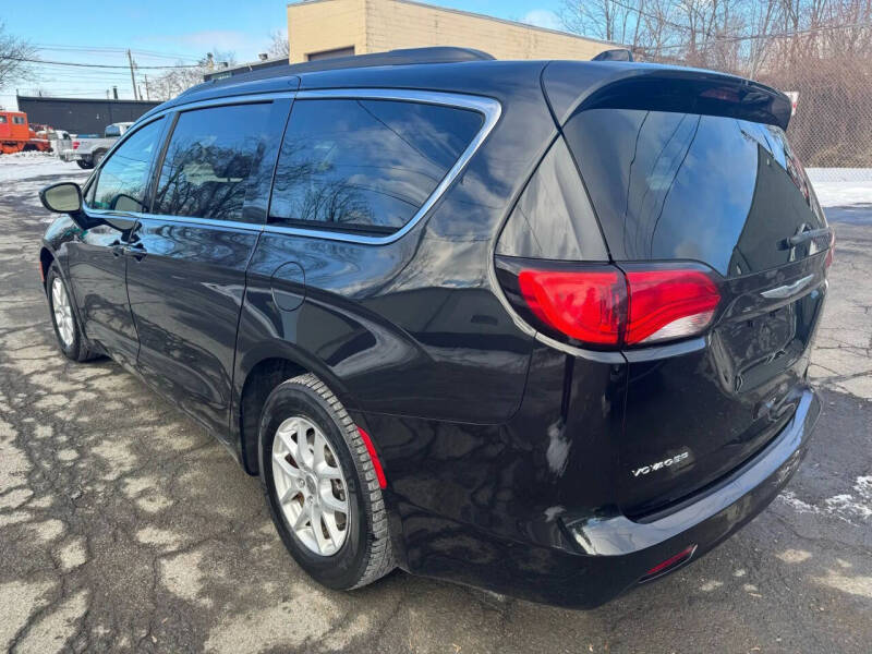 2020 Chrysler Voyager LXi
