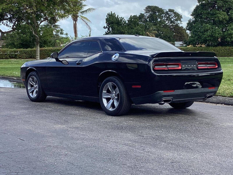 2019 Dodge Challenger SXT