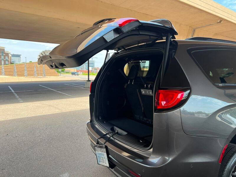 2020 Chrysler Pacifica Touring L