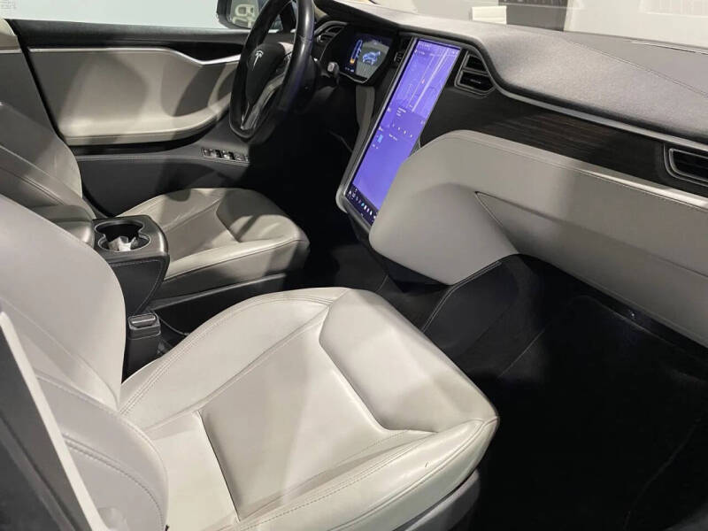 2015 Tesla Model S 70D