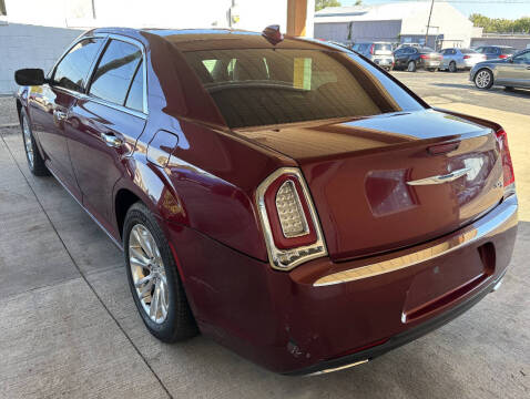 2017 Chrysler 300 C