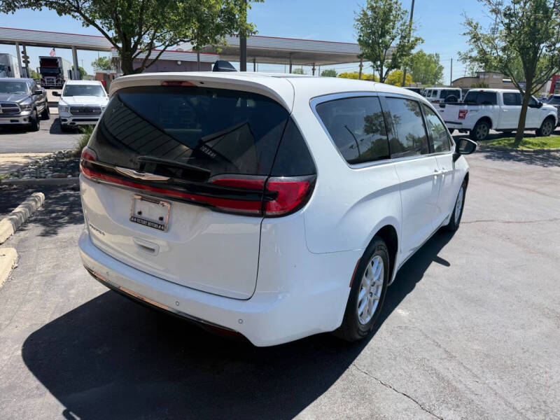 2023 Chrysler Pacifica Touring L