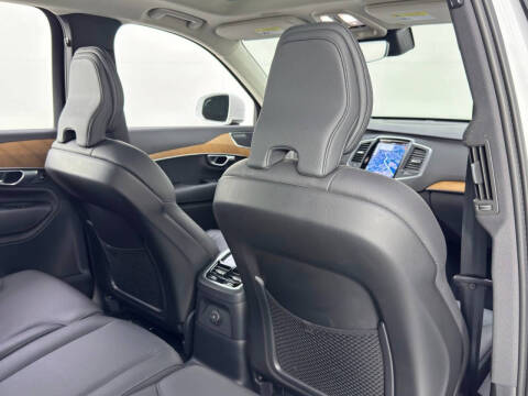 2024 Volvo XC90 Recharge T8 Core Bright Theme