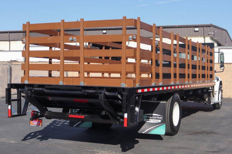 2019 Freightliner M2 106