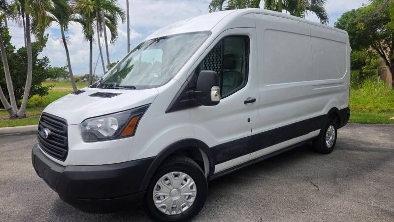 2019 Ford Transit's photo