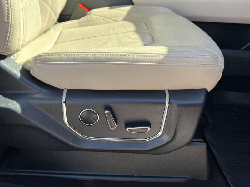 2023 Ford Expedition MAX Platinum