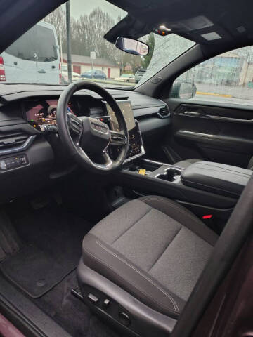 2025 GMC Acadia Elevation